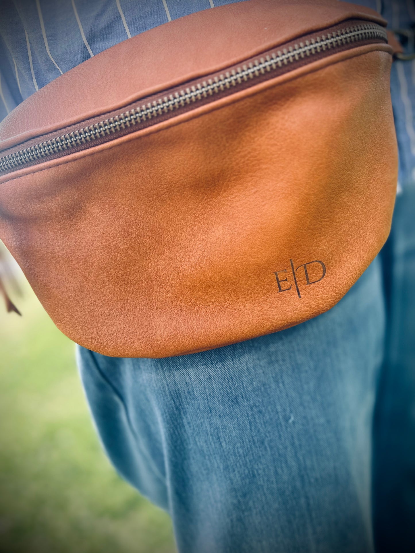 leather fanny pack image 0